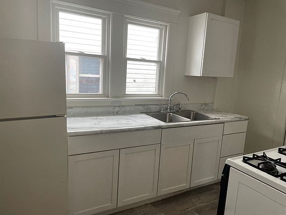 2nd image of 1138 5th Ave