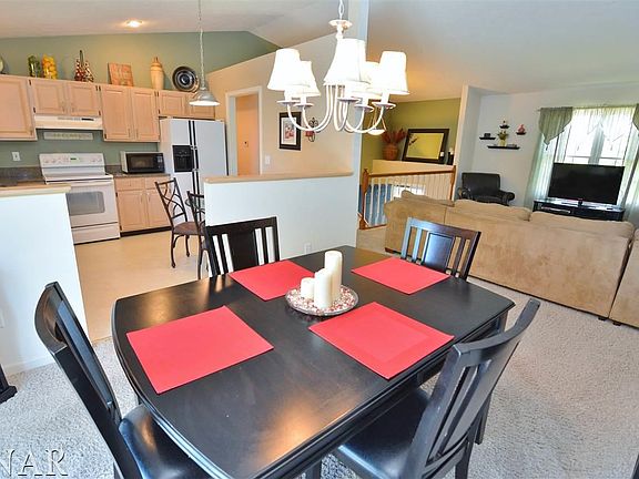 3rd image of 1103 Chatham Ln
