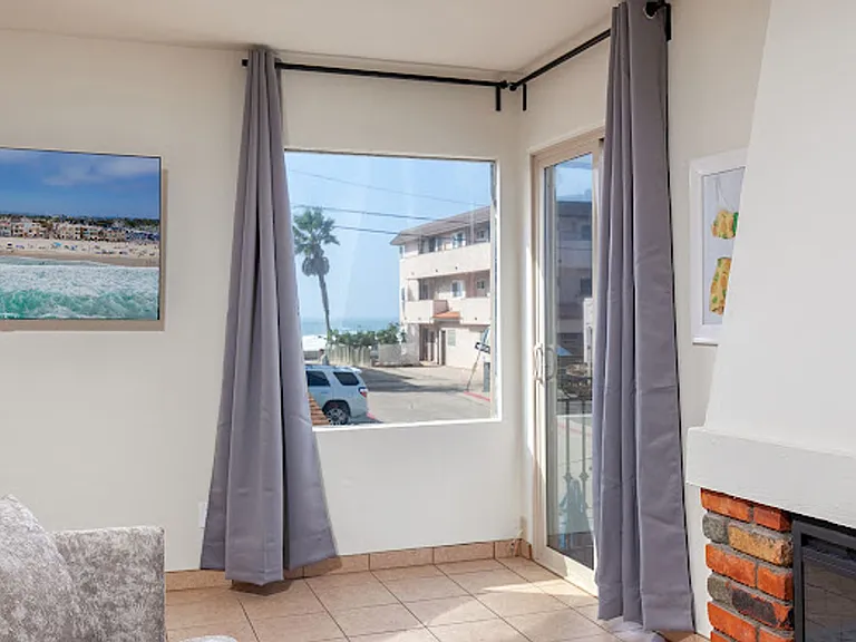 725 Santa Barbara Pl — Photo 12