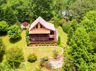 712 Countryside Ln, Hayesville, NC 28904