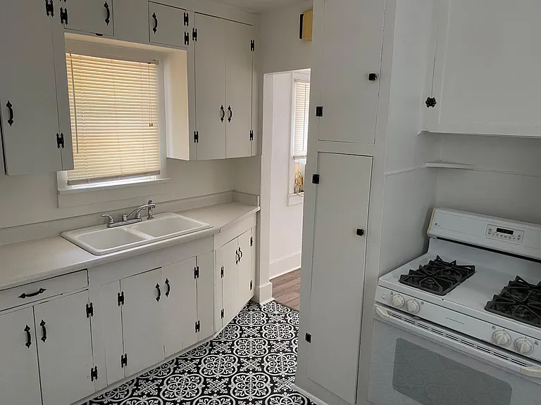 742 Belmont Ave — Photo 9