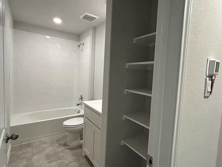 108 Piping Rock Dr — Photo 27