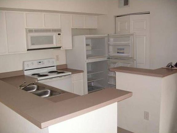 3rd image of 171 SW Palm Dr APT 102