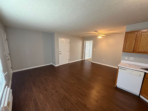 2nd image of 1634 Foxhaven Dr #6