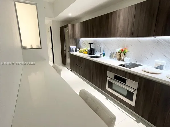 851 NE 1st Ave, Miami, FL