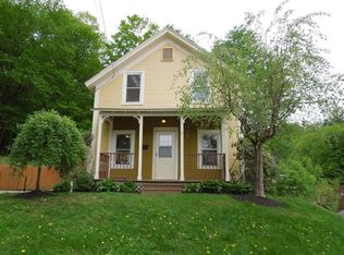 11 Pleasant St, Proctor, VT 05765