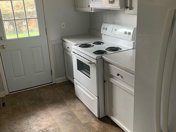 3rd image of 1938 Chandaway Dr