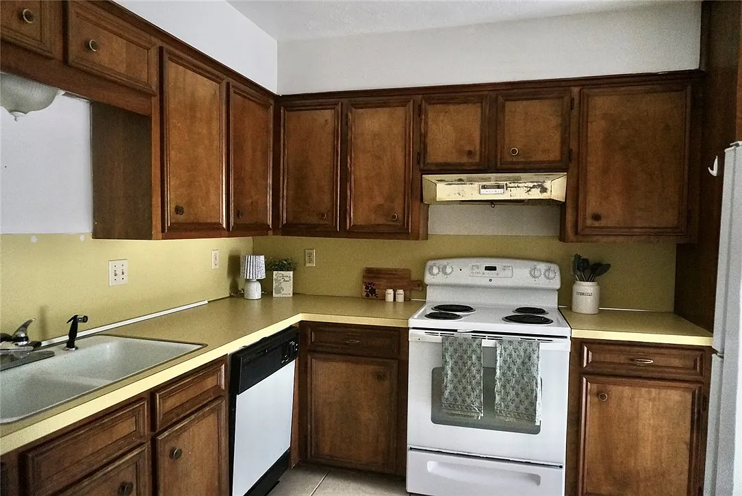 Building Photo - 1809 Wilde Oak Cir #B