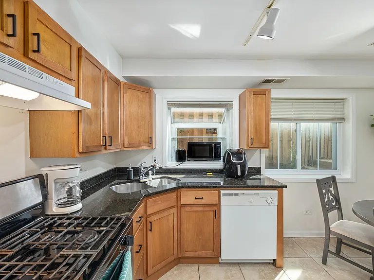 1600 Monroe St #2E — Photo 6
