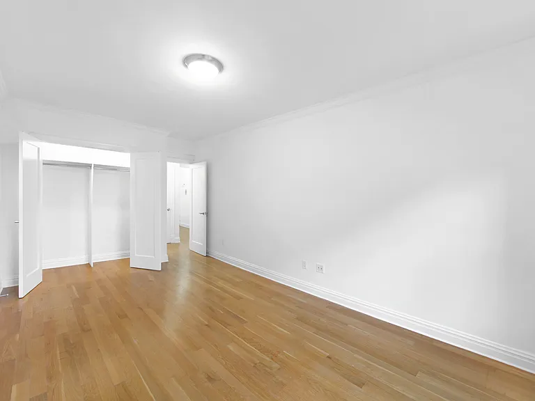 330 E 63rd St #5F — Photo 9
