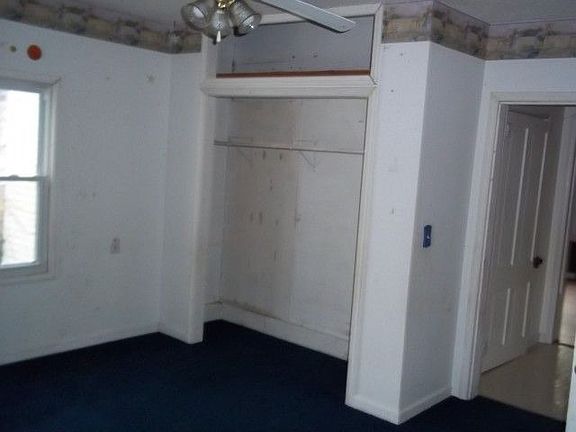 4th image of 921 Driftwood Ln