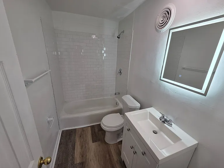 Campus View Apartments — Photo 18