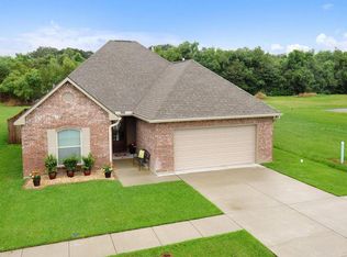 502 Wisteria Bend Cir, Carencro, LA 70520