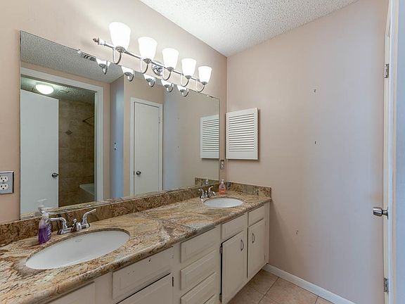 2nd image of 5910 Winsome Ln APT 4