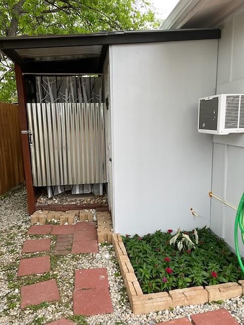 1st image of 3713 Hulen Park Cir #B