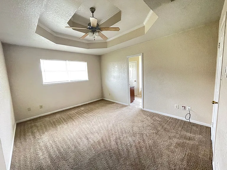 4405 Derik Dr — Photo 8