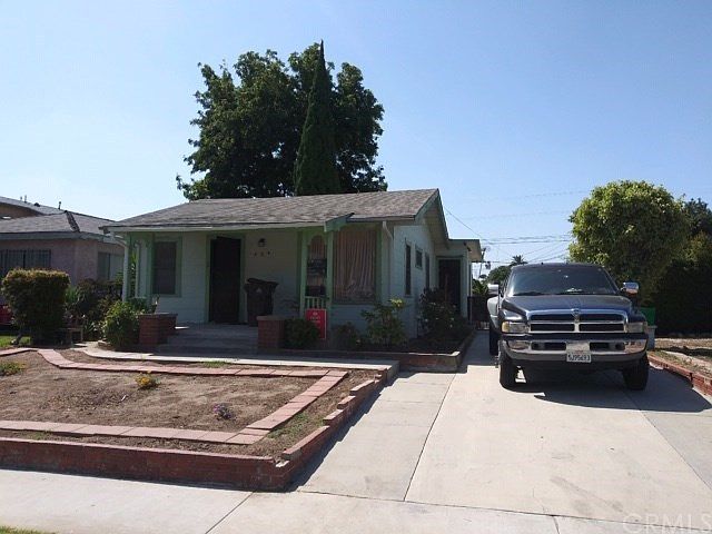 1st image of 424 E 118th St