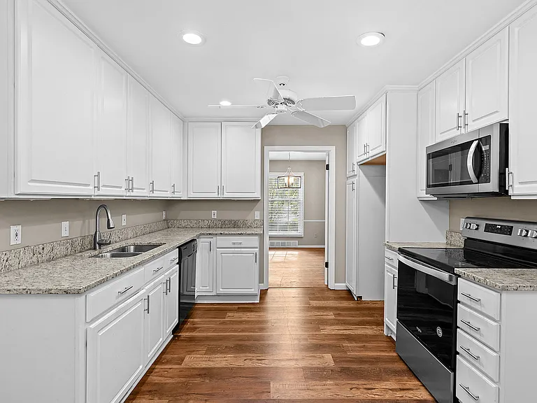 54 Morwood Ln — Photo 11