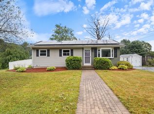 2 Heather Dr, Hooksett, NH 03106