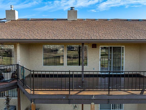 5th image of 450 Greenbrook Pl
