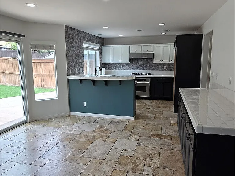40643 Cartier St — Photo 12