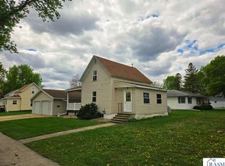 400 2nd Ave SE, Wells, MN 56097