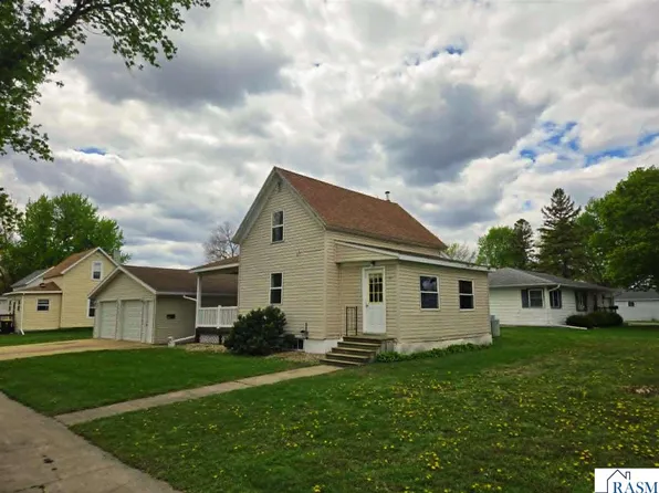 400 2nd Ave SE, Wells, MN 56097