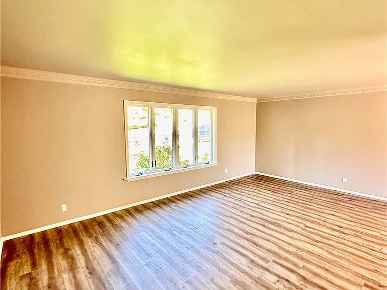 19331 Green Mountain Dr — Photo 4