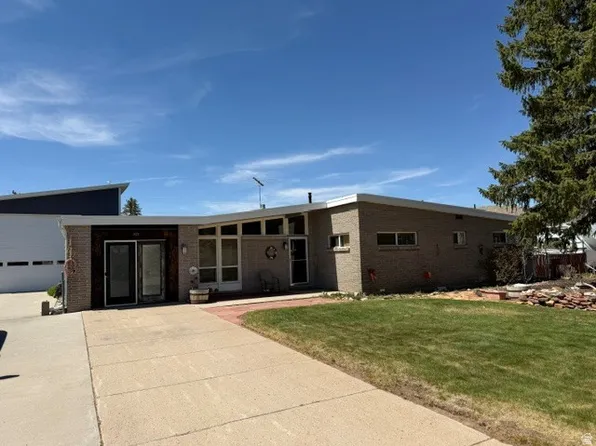 105 3rd Ave, Dutch John, UT 84023