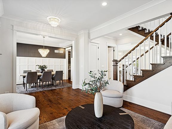 3rd image of 432 N Ridgeland Ave