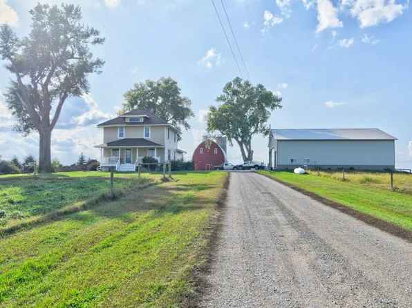 1915 350th Ave, Estherville, IA 51334