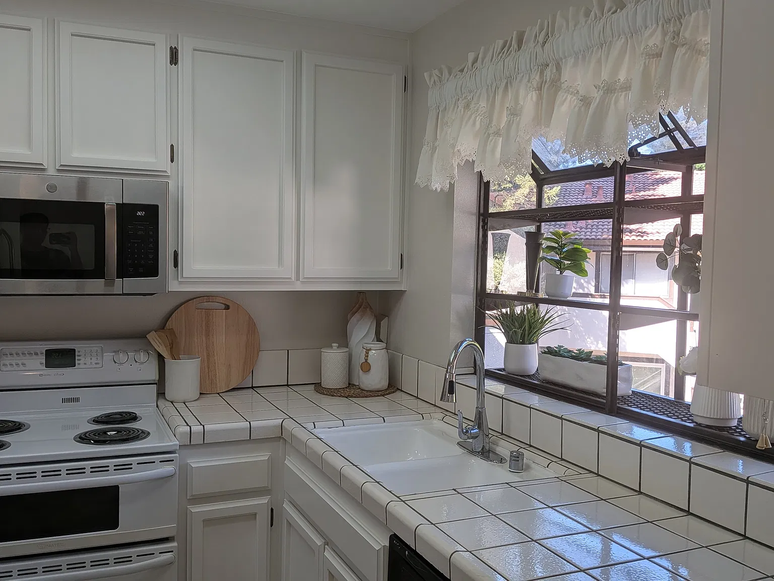 2 bed, 1062 sqft, $3,550 — Photo 3