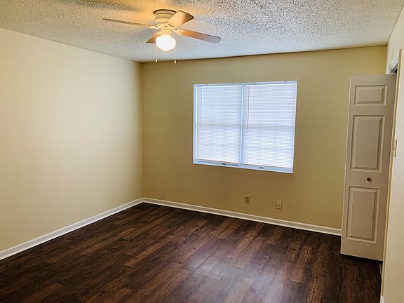 4th image of 68 Colonial Dr Unit C