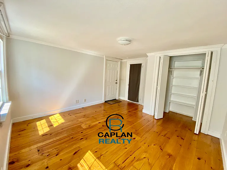 42 Warren St #O1 — Photo 9