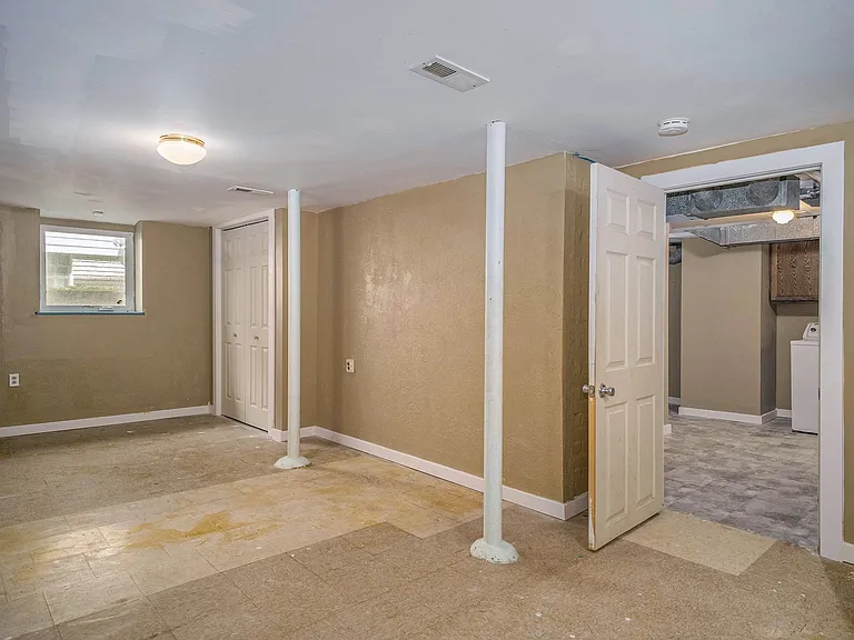 1321 Bemis St SE — Photo 11