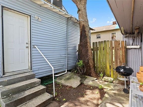 2nd image of 3101-03 Toulouse St