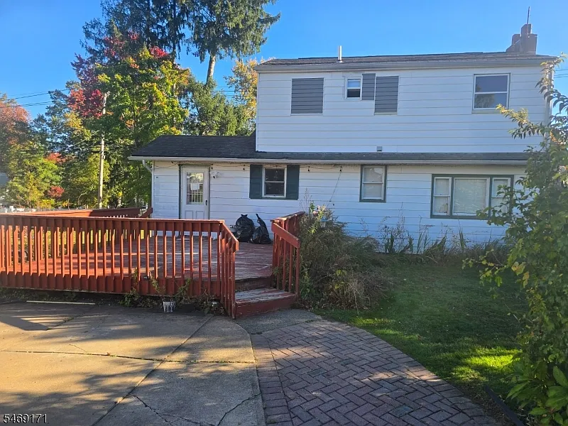 3 bed, 2.0 bath, $3,200 — Photo 3