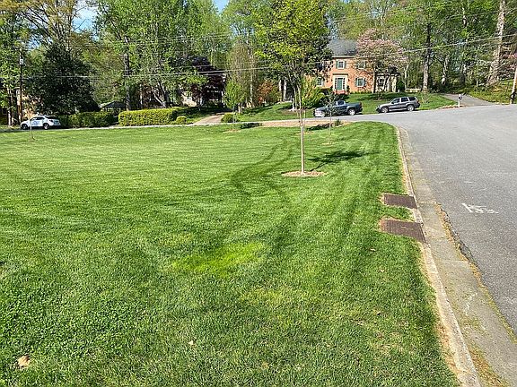 3rd image of 4717 Locksview Rd