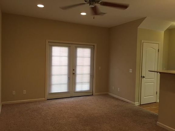 3rd image of 821 Arbor Lake Dr