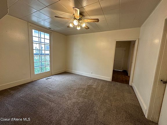 4th image of 1104 E Lakeside Ave