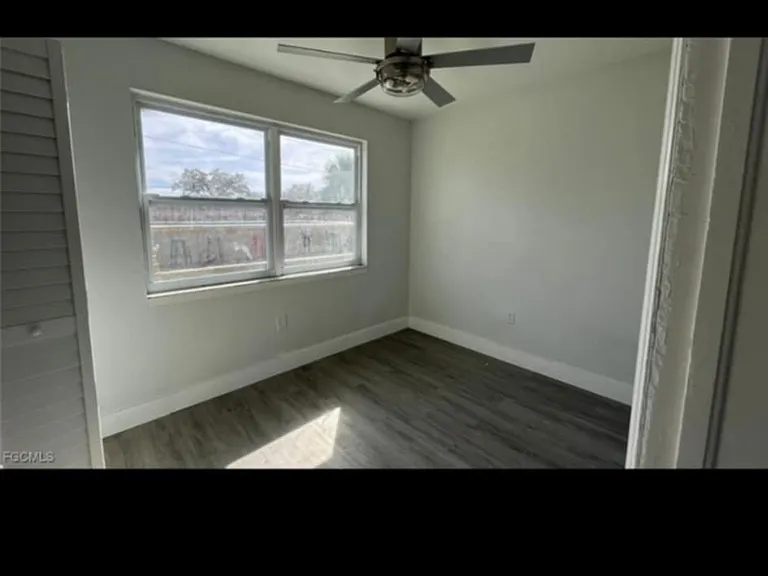 21043 Gladis Ave — Photo 9