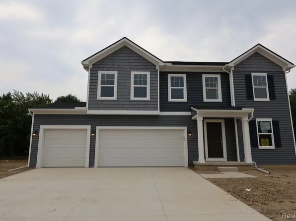 4190 Cedar Ln, Grand Blanc, MI 48439