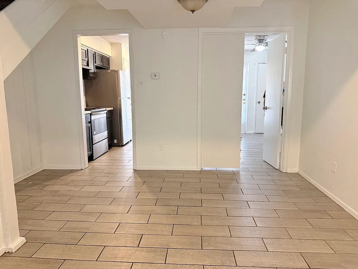 3 bed, 1303 sqft, $1,600 — Photo 4