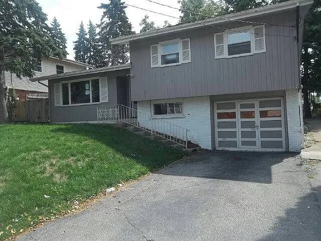 225 Zengele Ave photo 1
