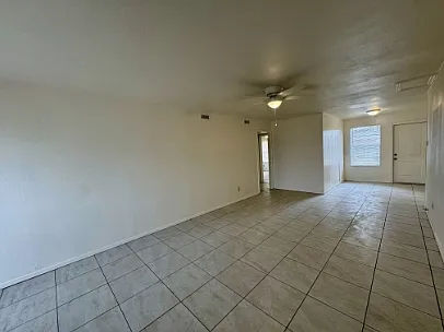 1104 Siesta Dr — Photo 7