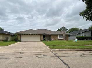 1511 Skyview Dr, Irving, TX 75060