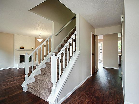 4th image of 2630 Silver Falls Dr