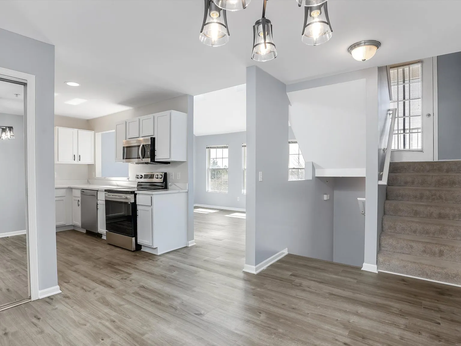 2 bed, 1444 sqft, $2,200 — Photo 4