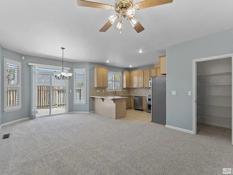 1370 Chichester Dr — Photo 8