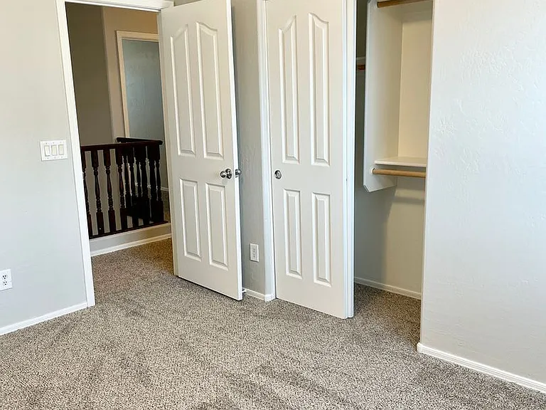 9820 W Pioneer St — Photo 37